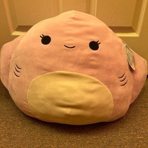 One stingray squishmallow